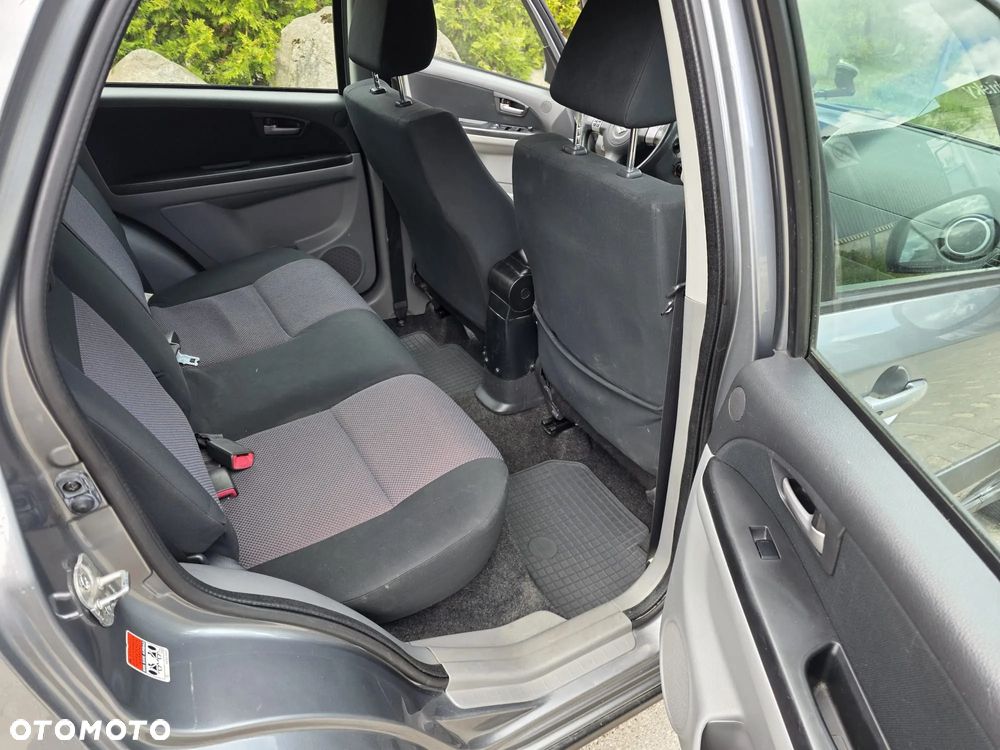 Suzuki SX4 - 11