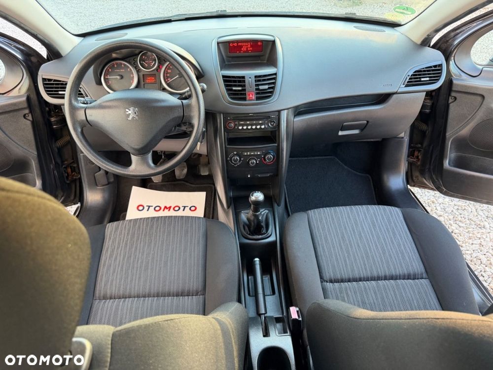 Peugeot 207 - 30