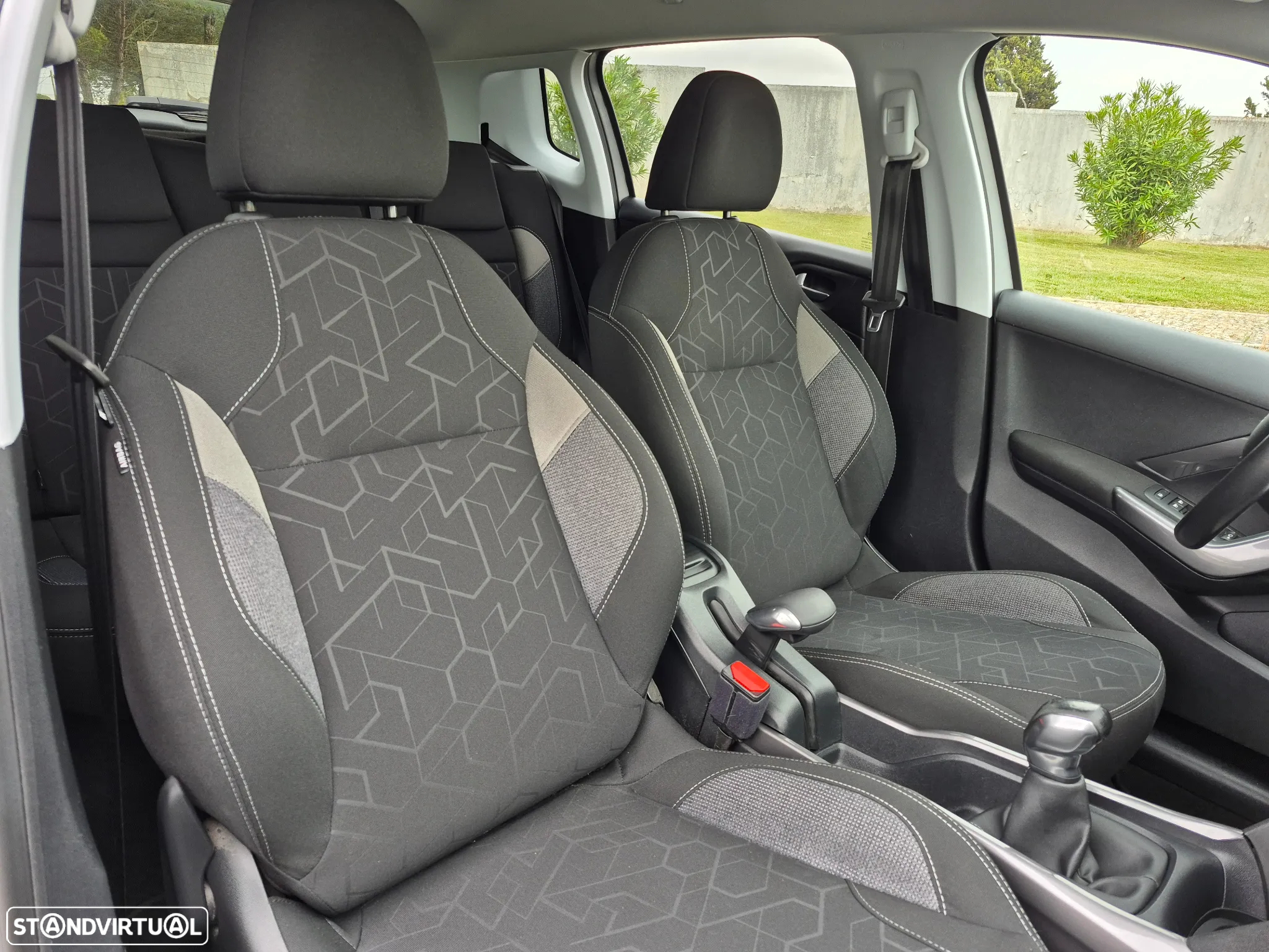 Peugeot 2008 1.2 PureTech Style - 21
