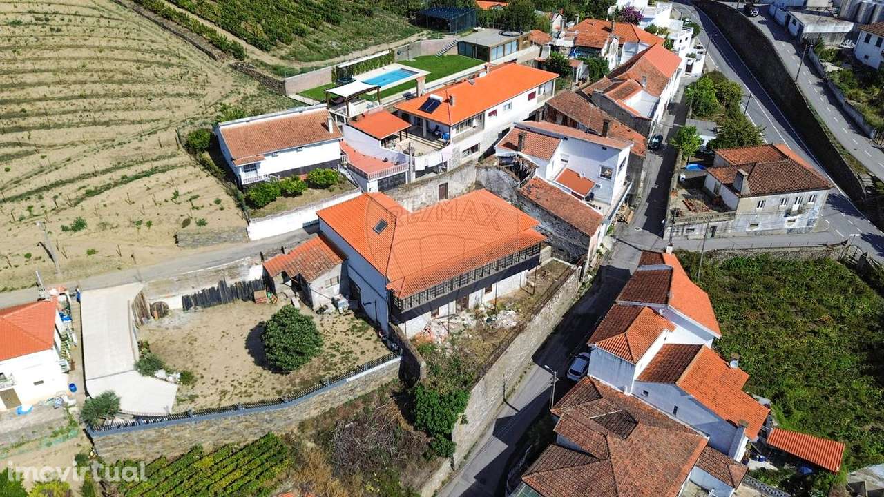 Moradia T8 para venda - Grande imagem: 2/25