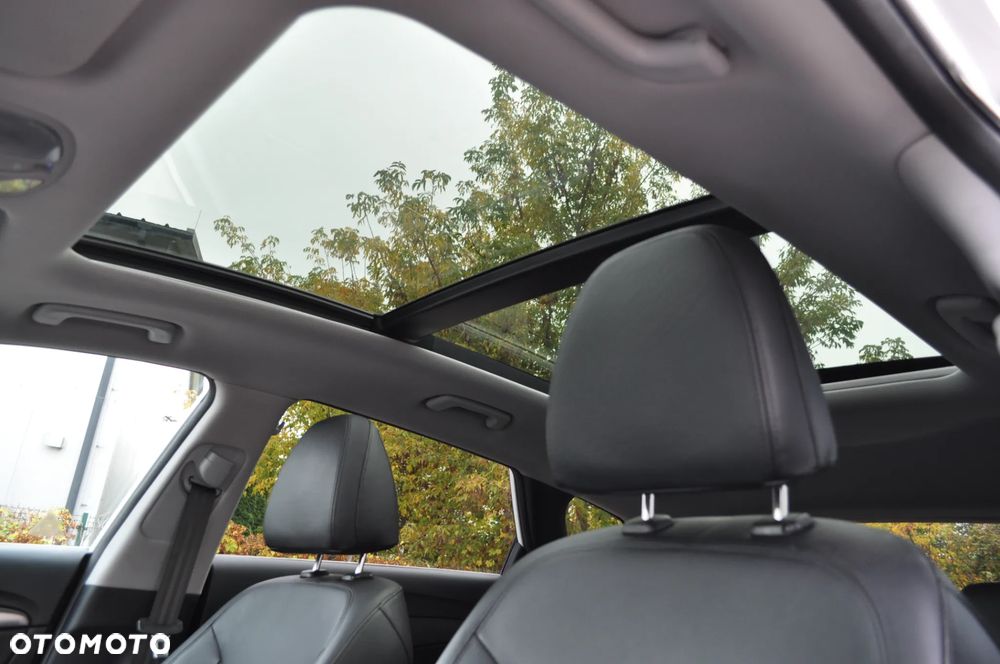 Hyundai i40 Kombi blue 1.6 CRDi DCT Space Plus - 12