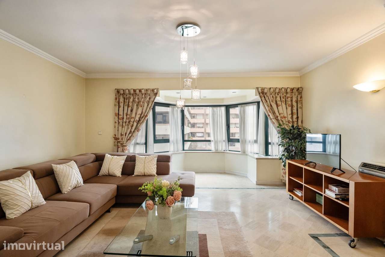 Apartamento T4 com vista, Laranjeiras, Lisboa - Grande imagem: 3/42