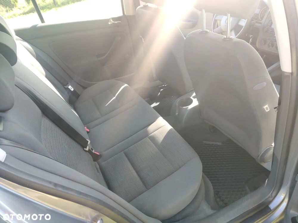 Volkswagen Golf 1.6 Comfortline - 12
