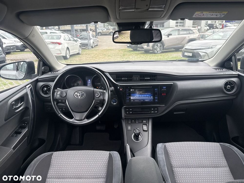 Toyota Auris - 15