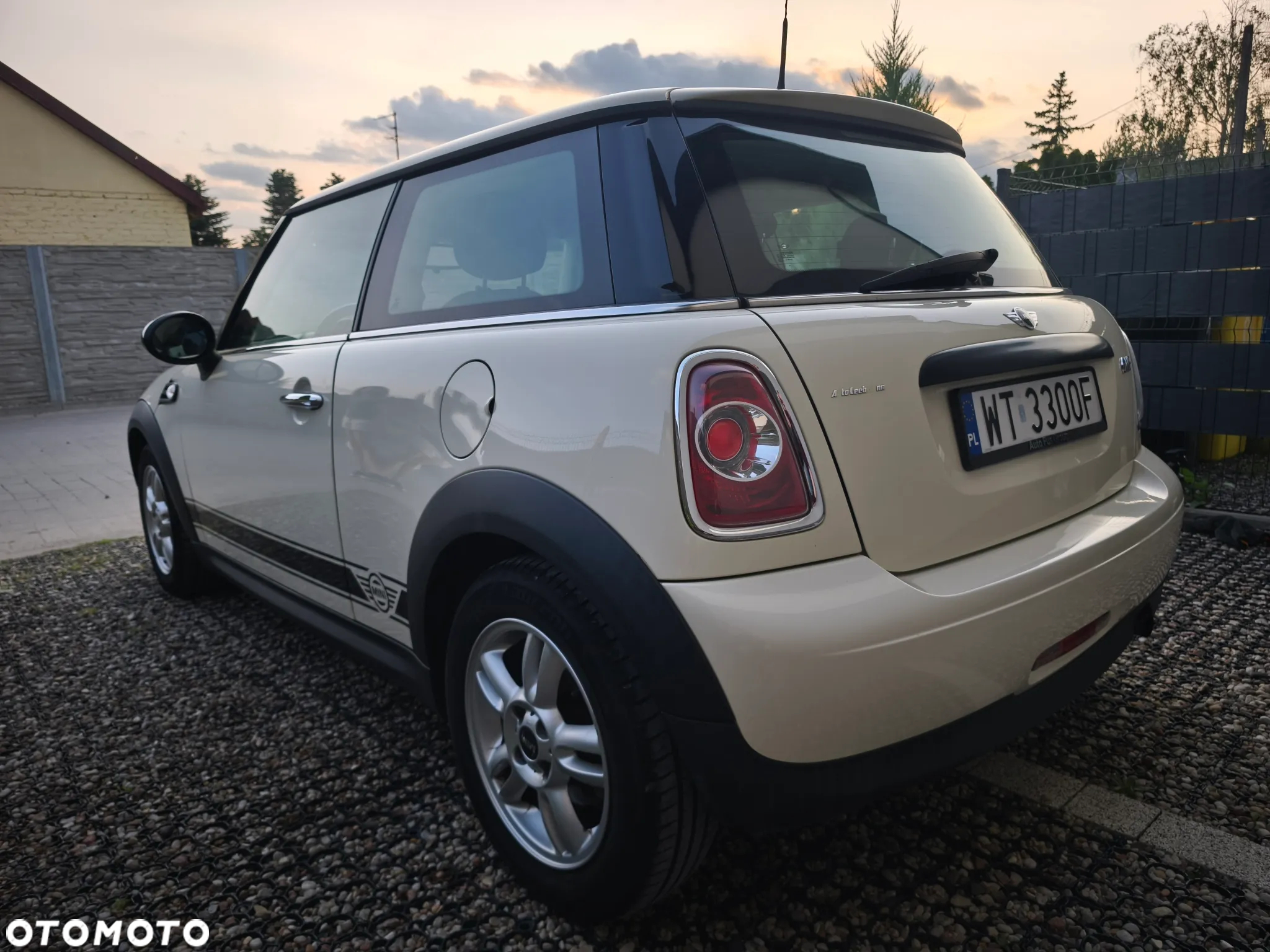 MINI ONE Standard - 4
