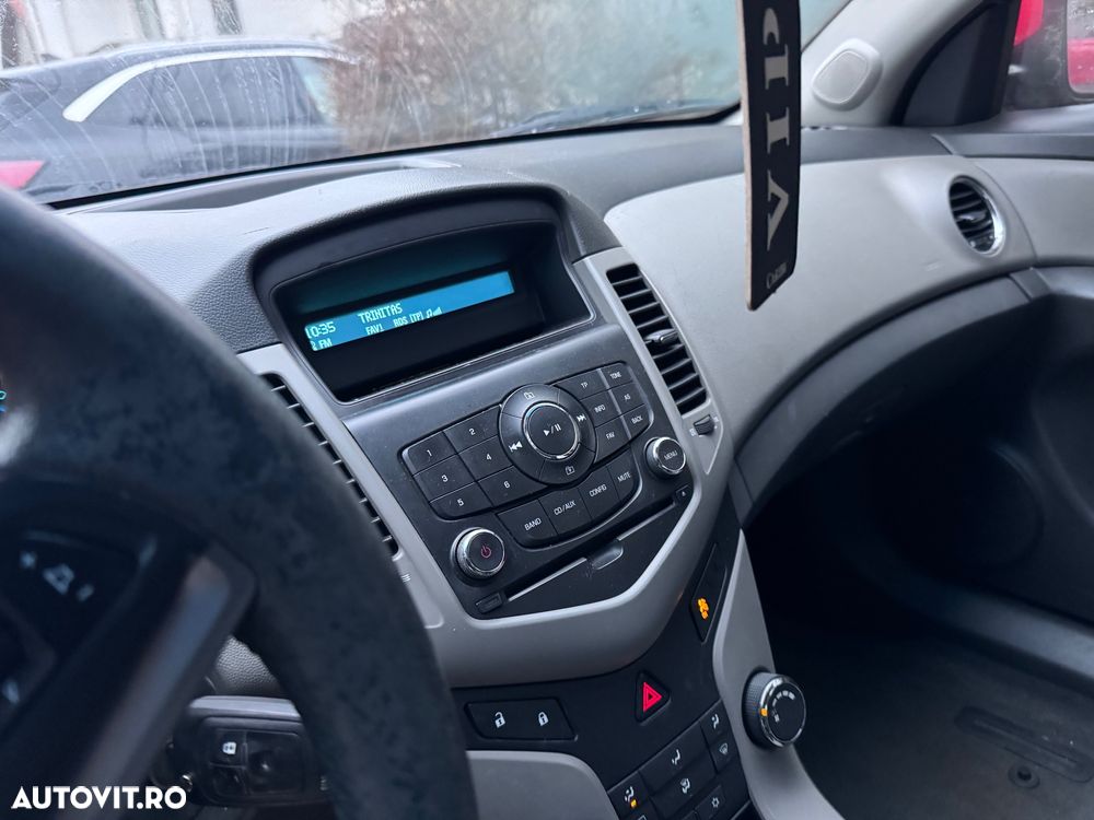Chevrolet Cruze 1.6 BASE G1 - 13