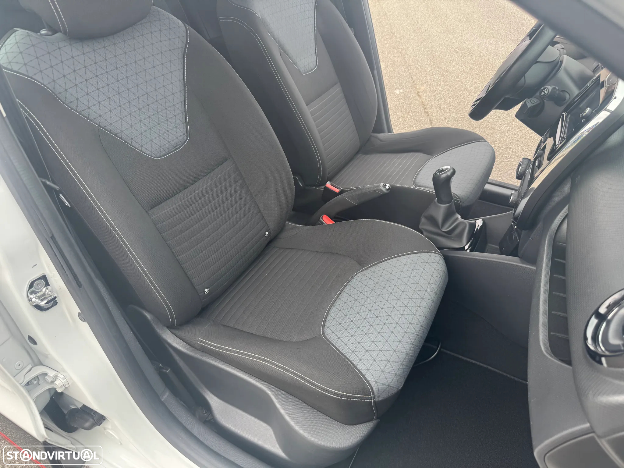 Renault Clio dCi 90 Dynamique - 25