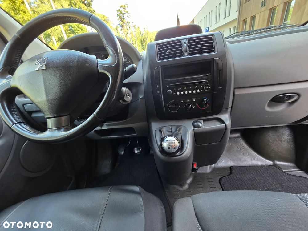 Peugeot Expert - 8