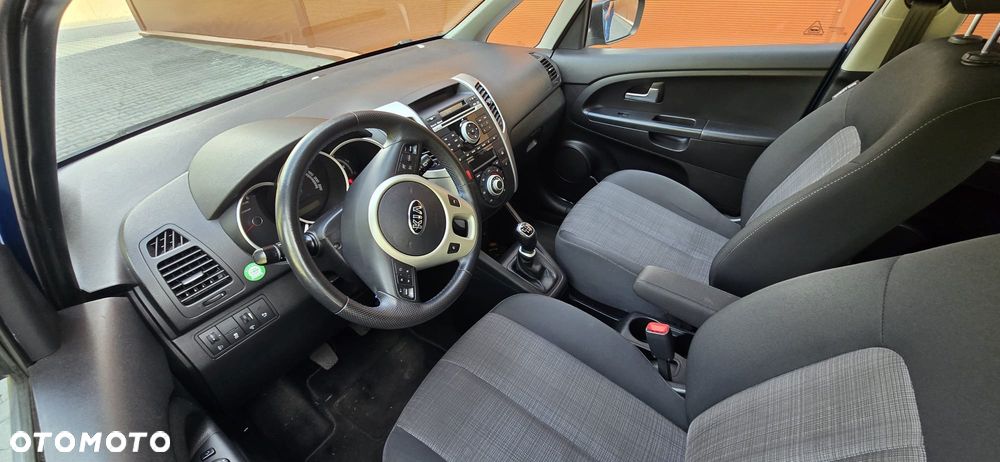 Kia Venga 1.4 CRDi XL - 10