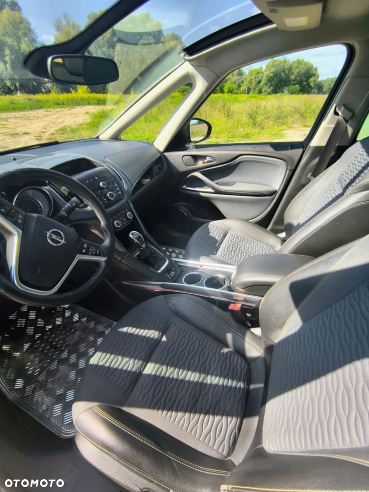Opel Zafira 1.6 T SIDI Cosmo S&S - 14