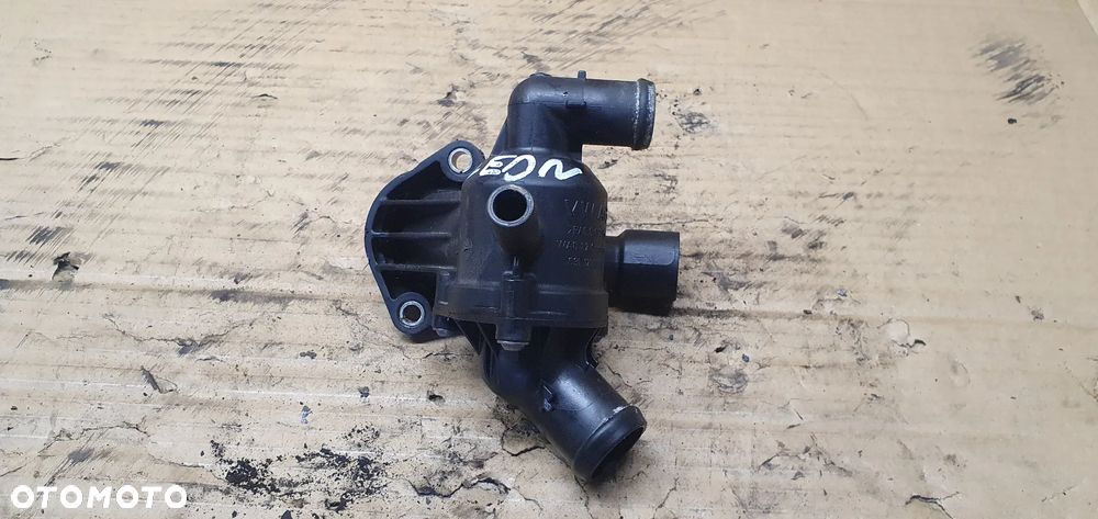 Obudowa termostatu króciec Seat Leon 1.6 TDI 03L121111R - 1