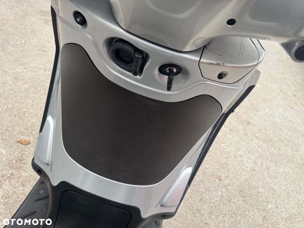 Piaggio Beverly - 14