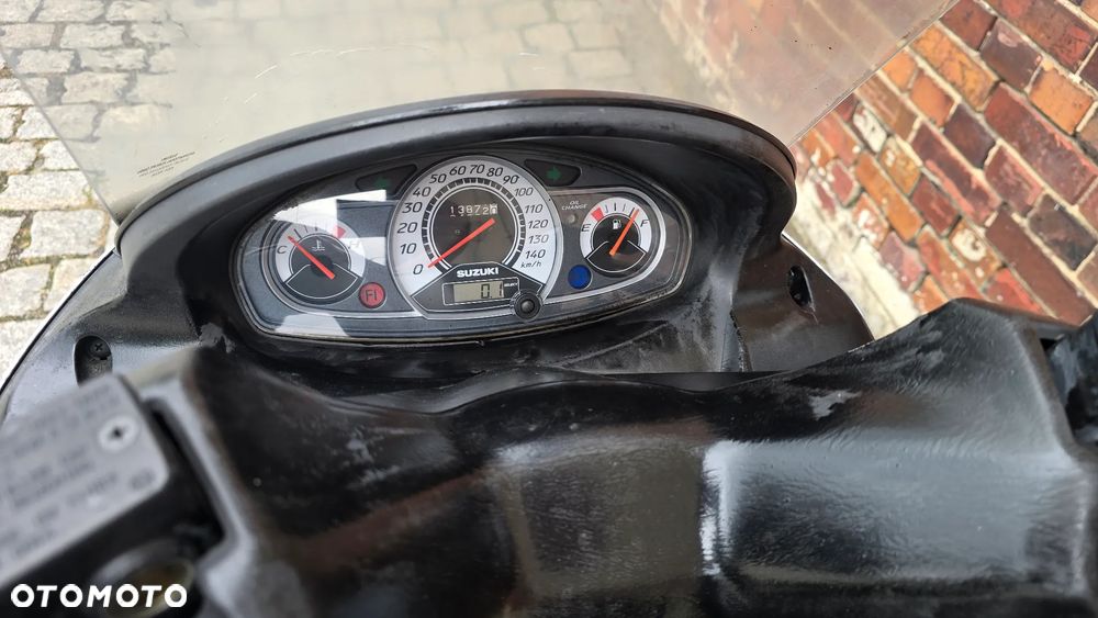 Suzuki Burgman - 15