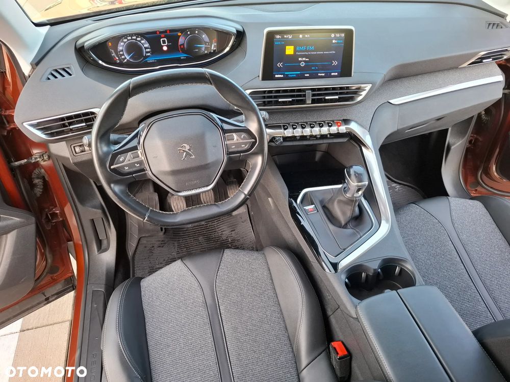 Peugeot 3008 1.5 BlueHDi Allure S&S - 19