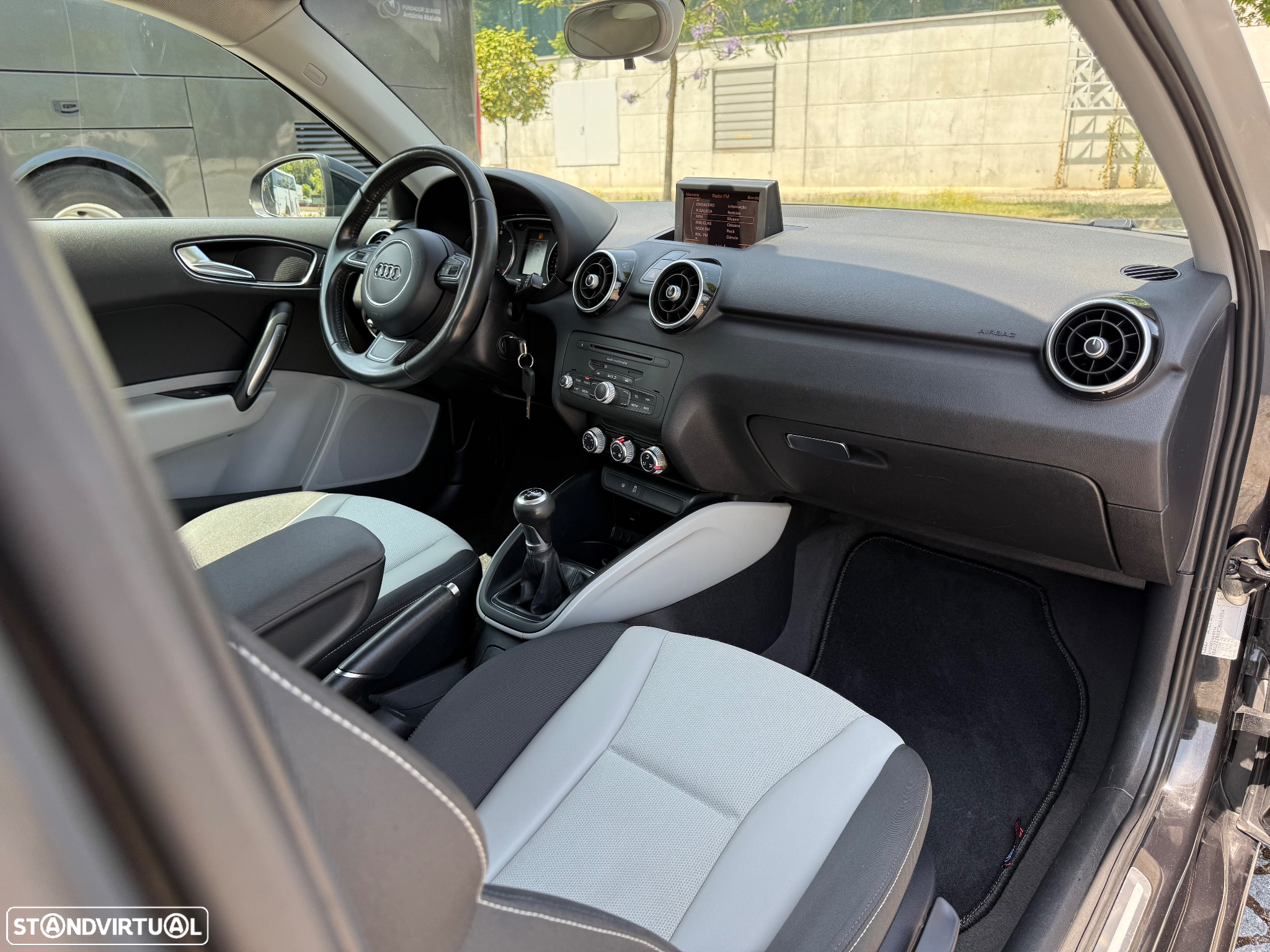 Audi A1 1.6 TDI Attraction - 23
