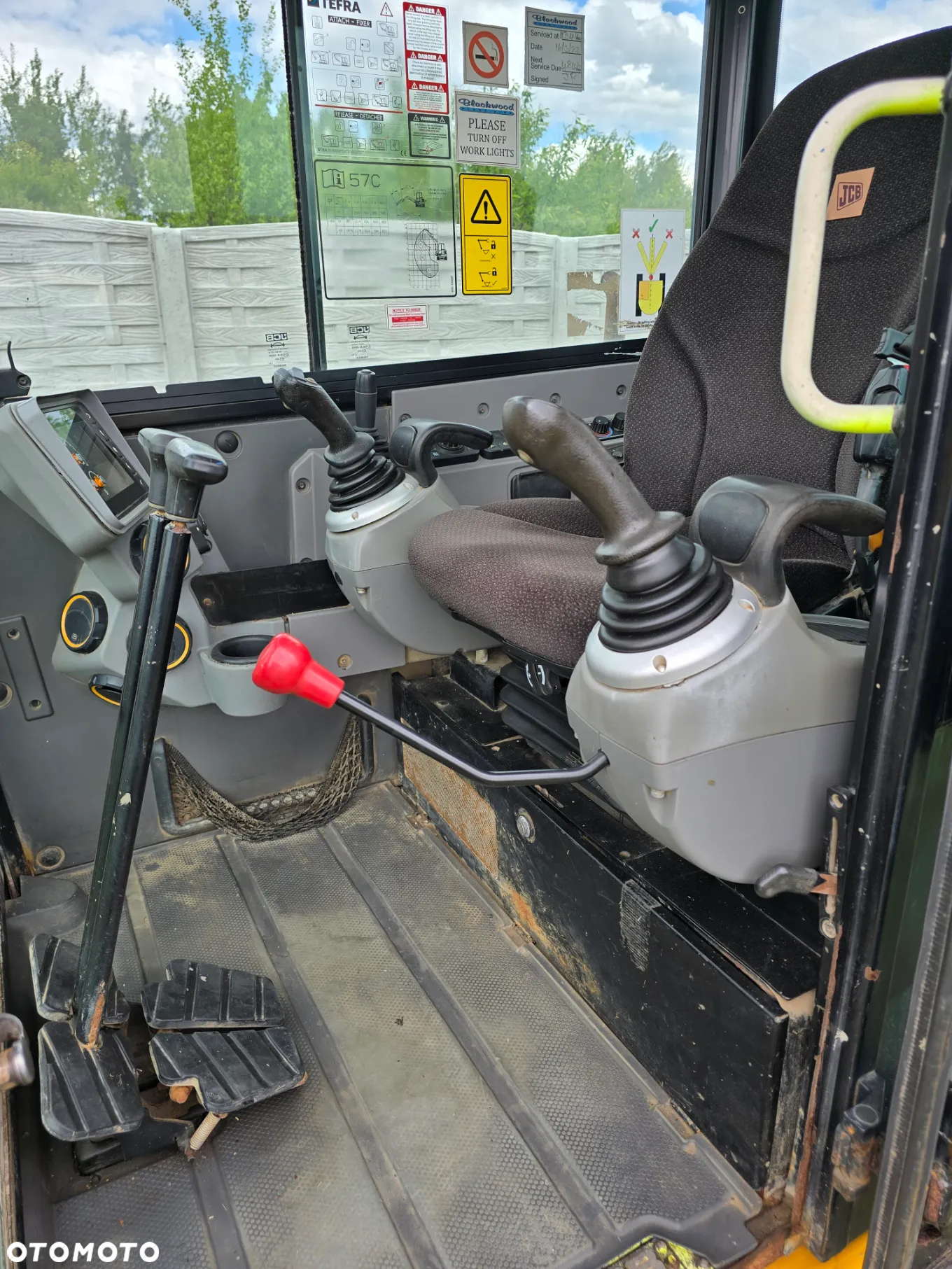 JCB - 9