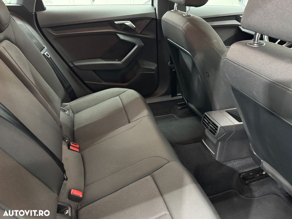 Audi A3 2.0 30 TDI Basic - 19