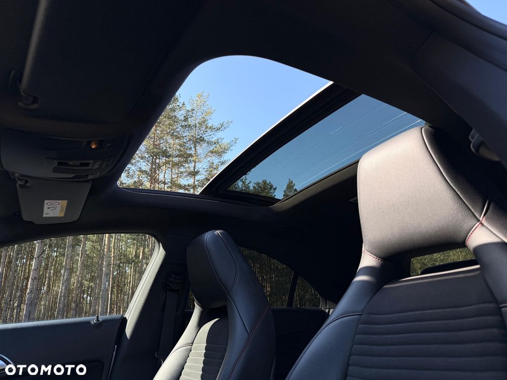 Mercedes-Benz CLA 220 4-Matic AMG Line - 25