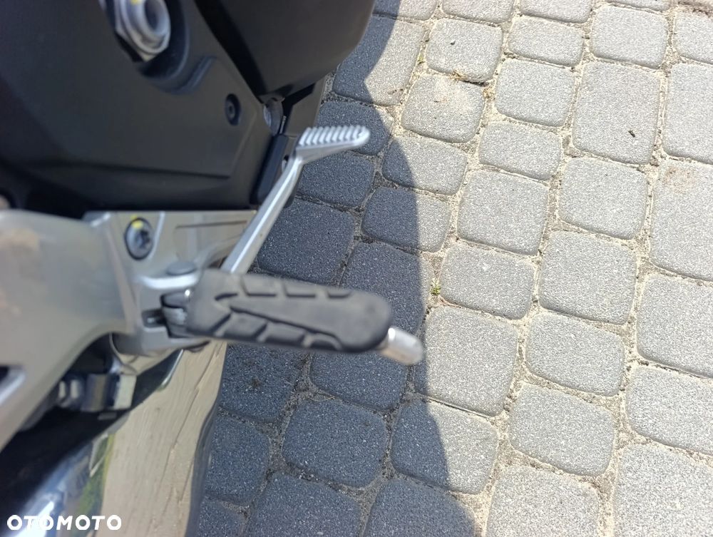 Honda VFR - 8