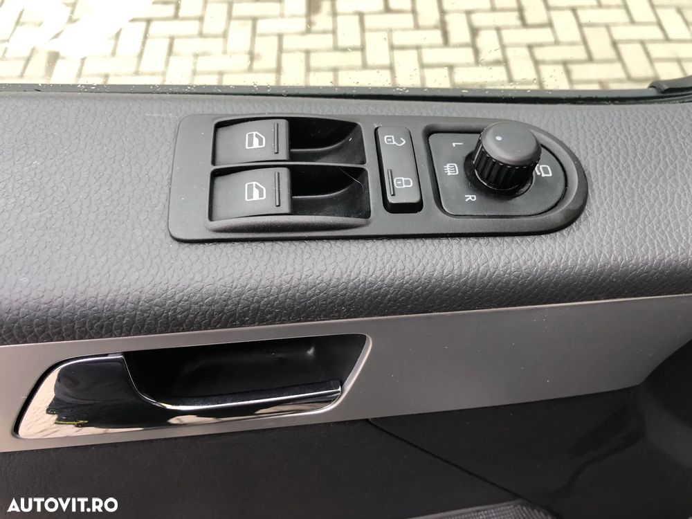 Volkswagen Multivan - 12