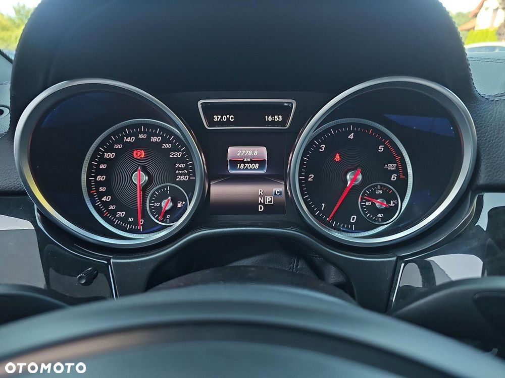 Mercedes-Benz GLE - 12