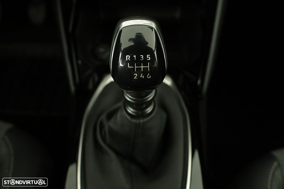 Peugeot 2008 1.2 PureTech Allure - 15