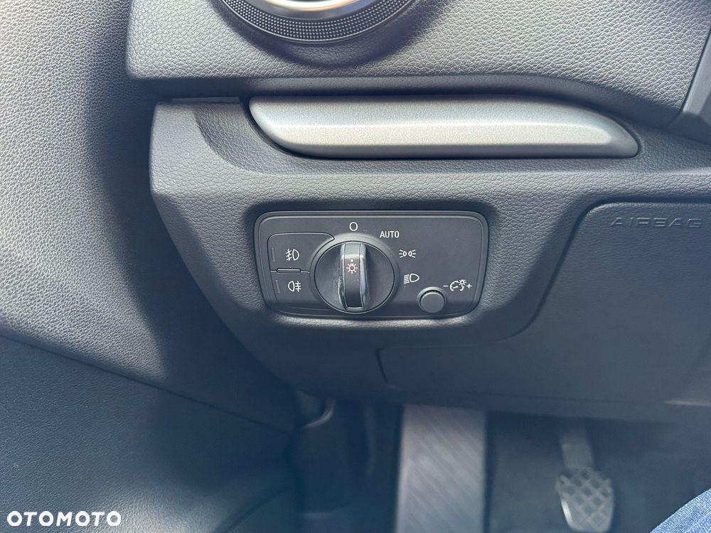 Audi A3 Sportback 2.0 TDI design - 20