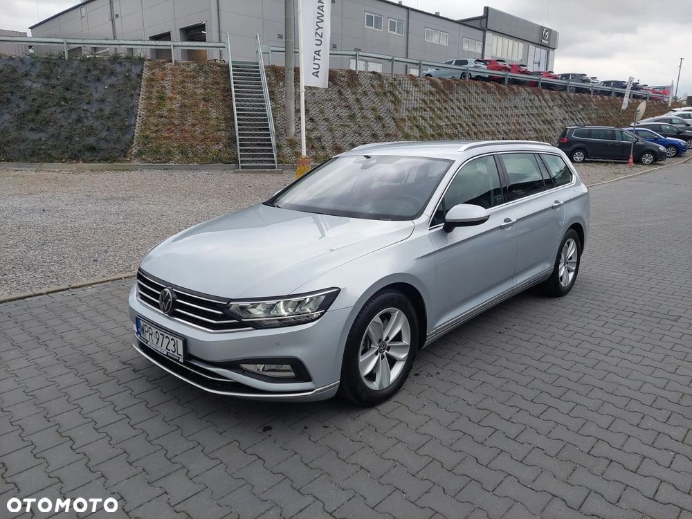 Volkswagen Passat - 4