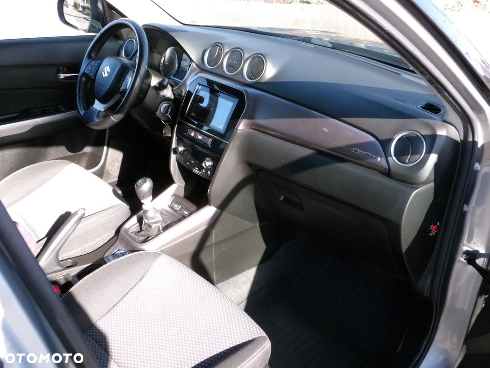 Suzuki Vitara 1.4 Boosterjet SHVS Premium 4WD - 13