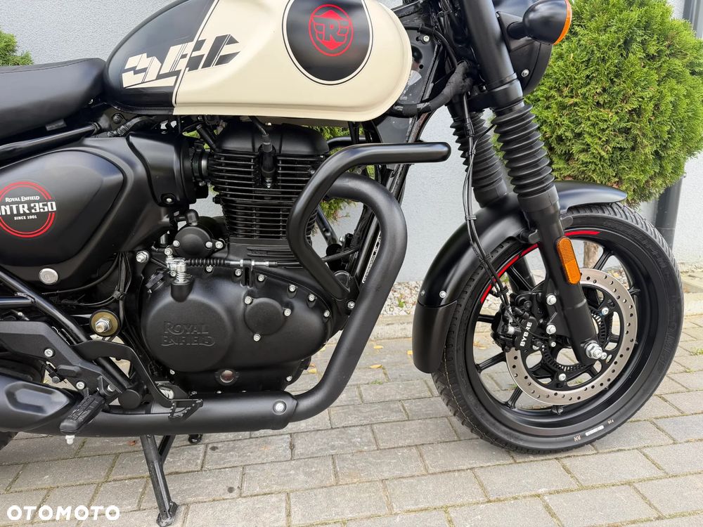 Royal Enfield HNTR - 17