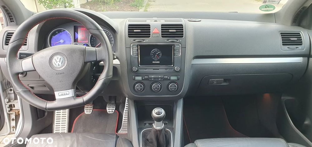 Volkswagen Golf - 8