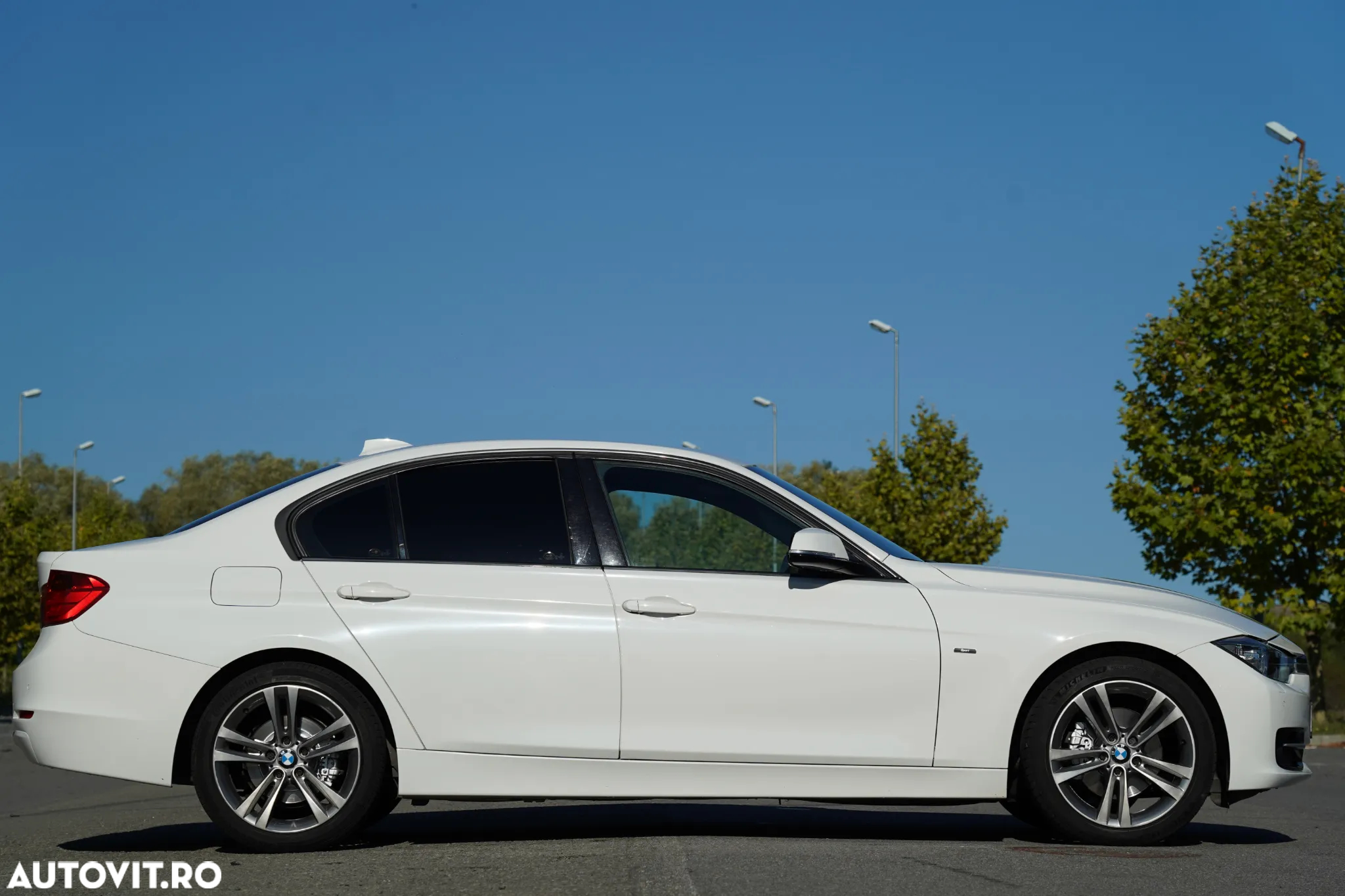BMW Seria 3 320d Aut. Sport Line - 19