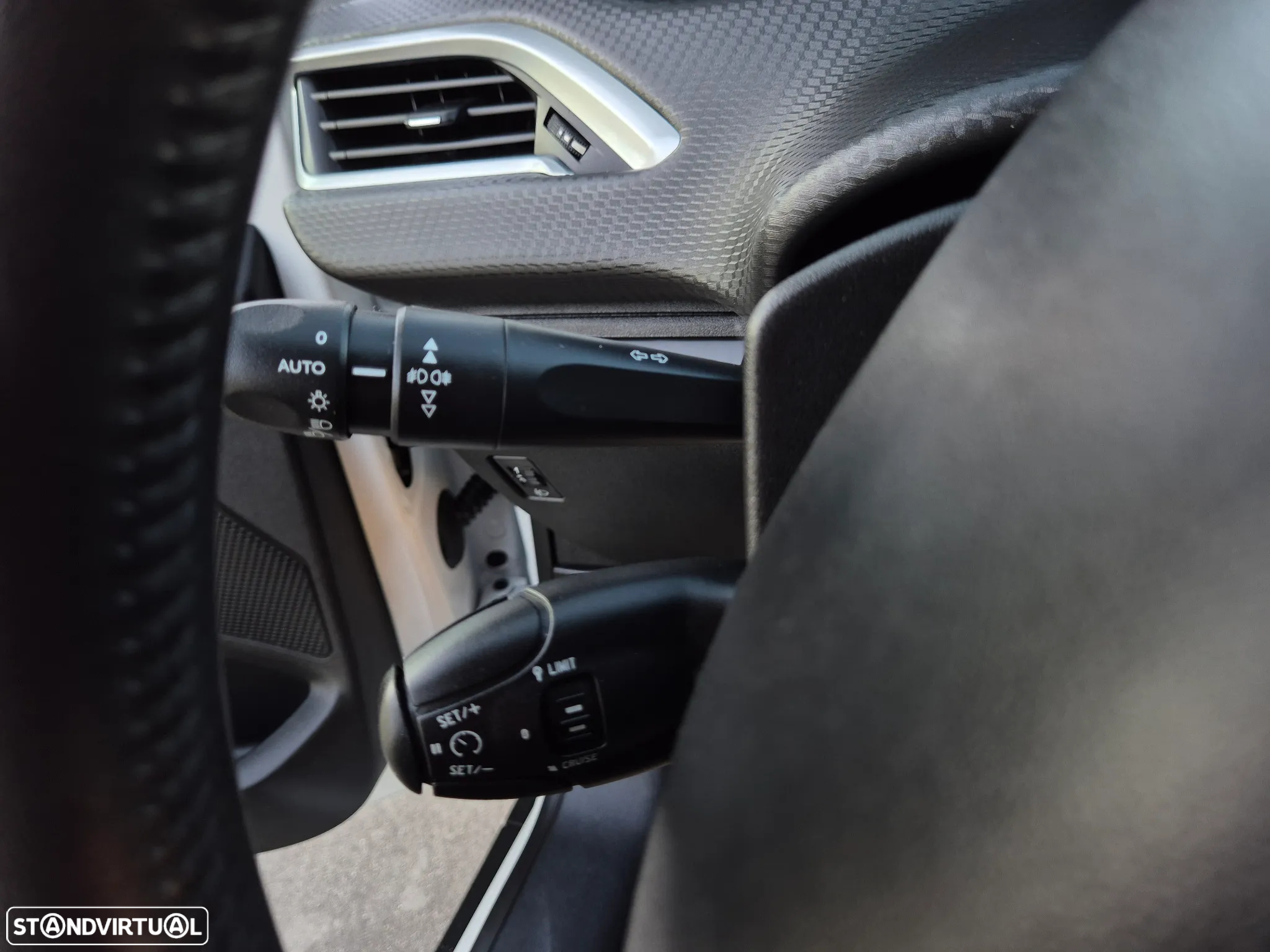 Peugeot 2008 1.2 PureTech Style - 27