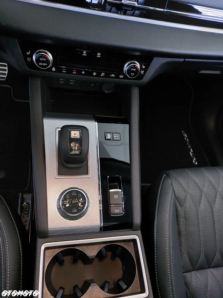 Mitsubishi Outlander PHEV Instyle - 10