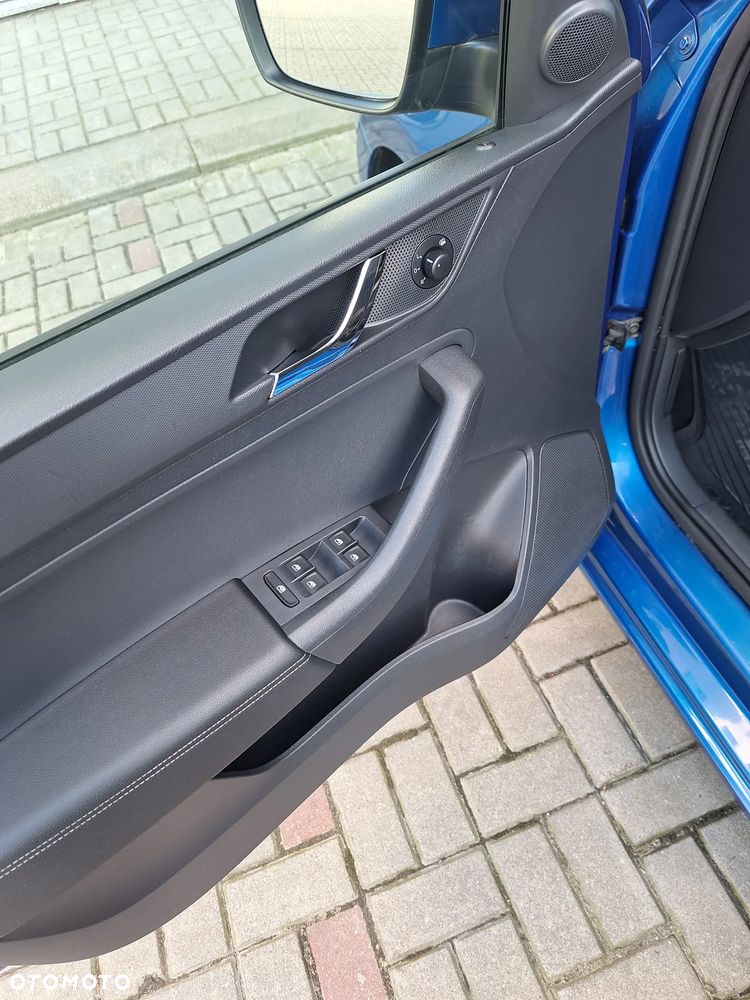 Skoda RAPID 1.2 TSI Ambition - 40