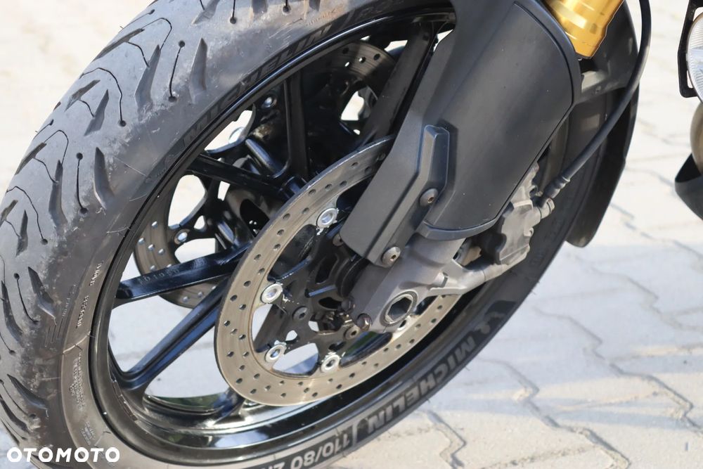 Suzuki V-STROM - 4