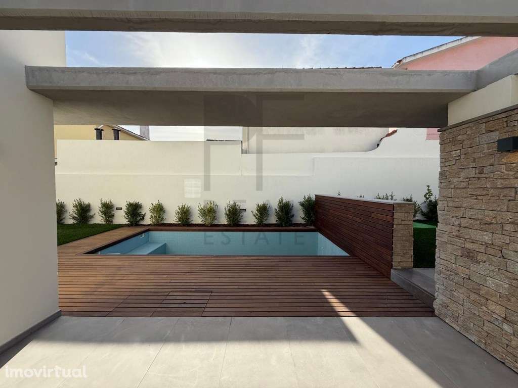 Moradia Independente T4 - Bicesse - Grande imagem: 5/24