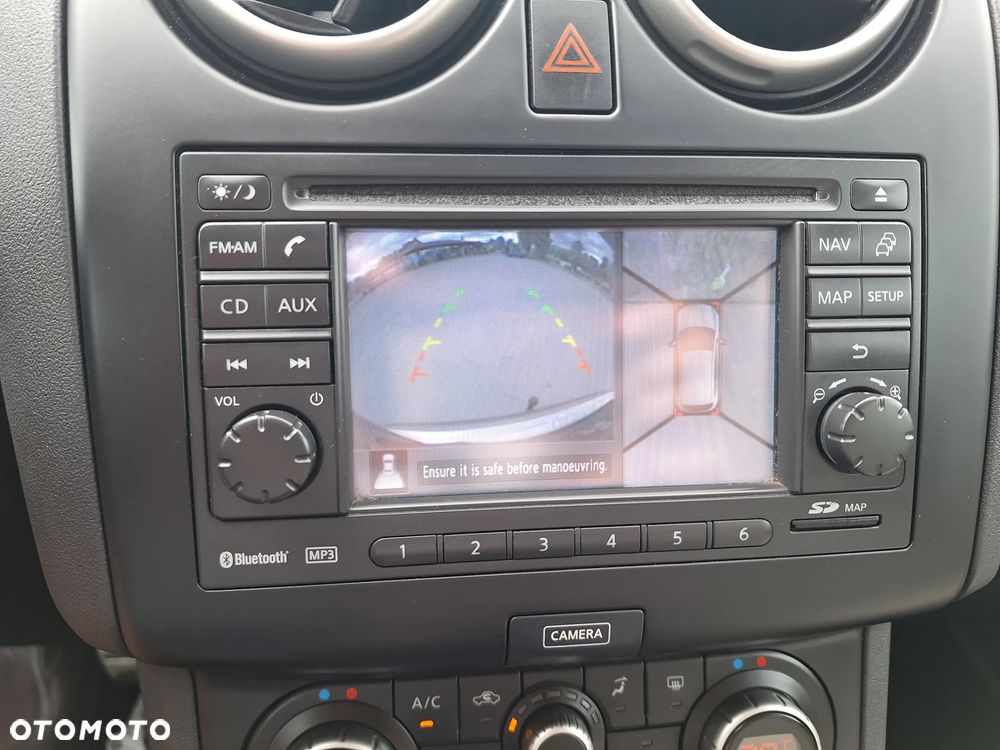 Nissan Qashqai 1.6 dCi DPF tekna - 8