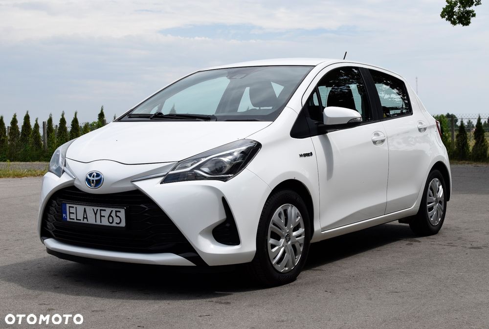 Toyota Yaris Hybrid 100 Premium - 10