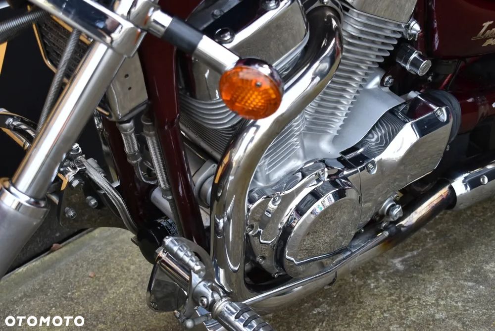 Suzuki Intruder - 26