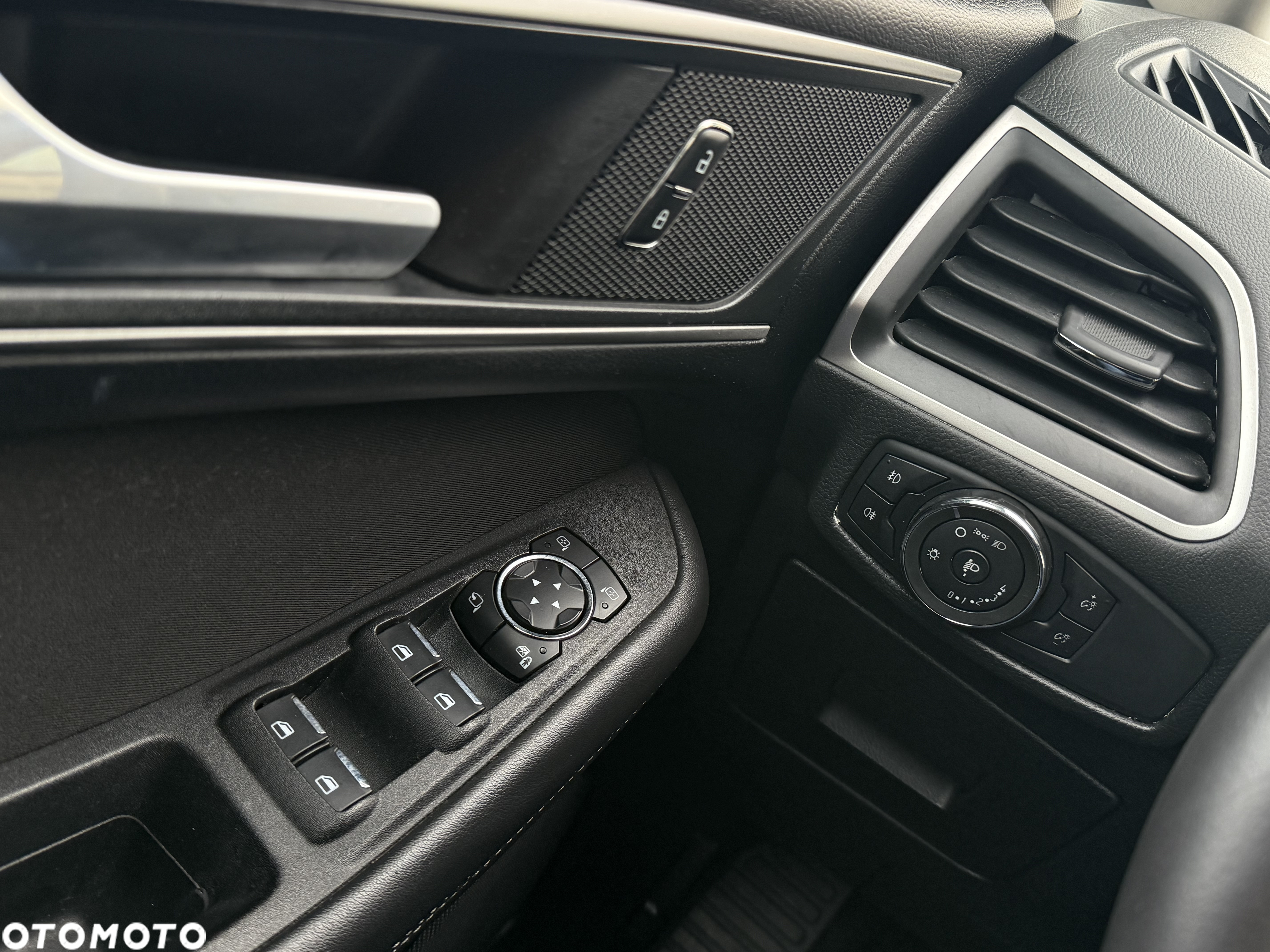 Ford S-Max 2.0 TDCi Trend PowerShift - 28
