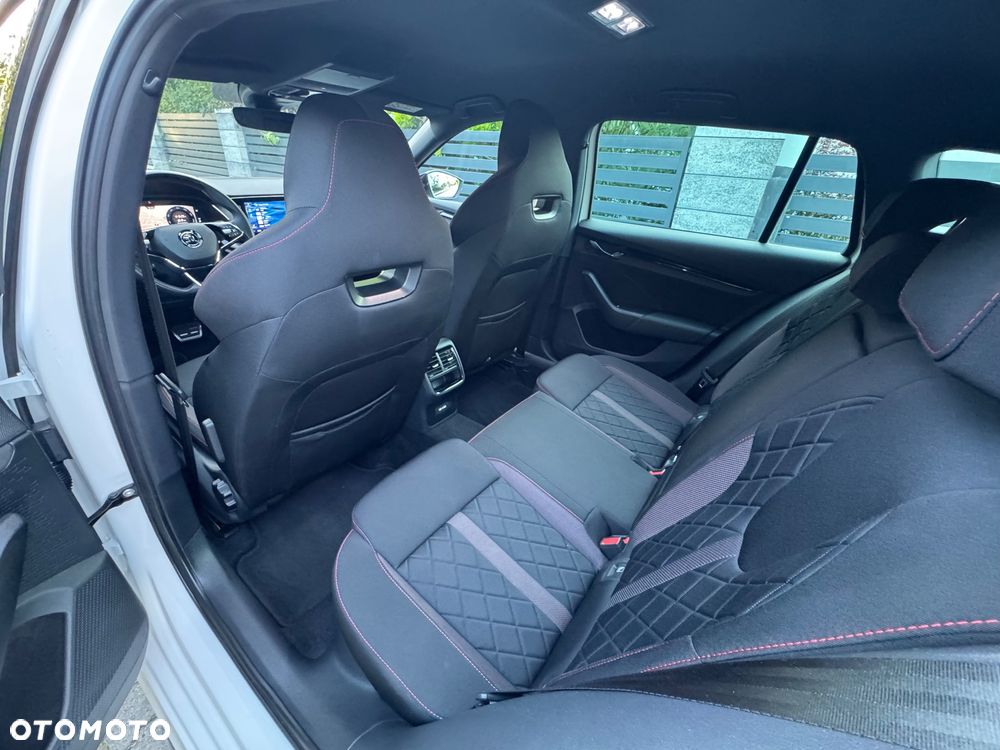 Skoda Octavia 2.0 TDI DSG RS - 31