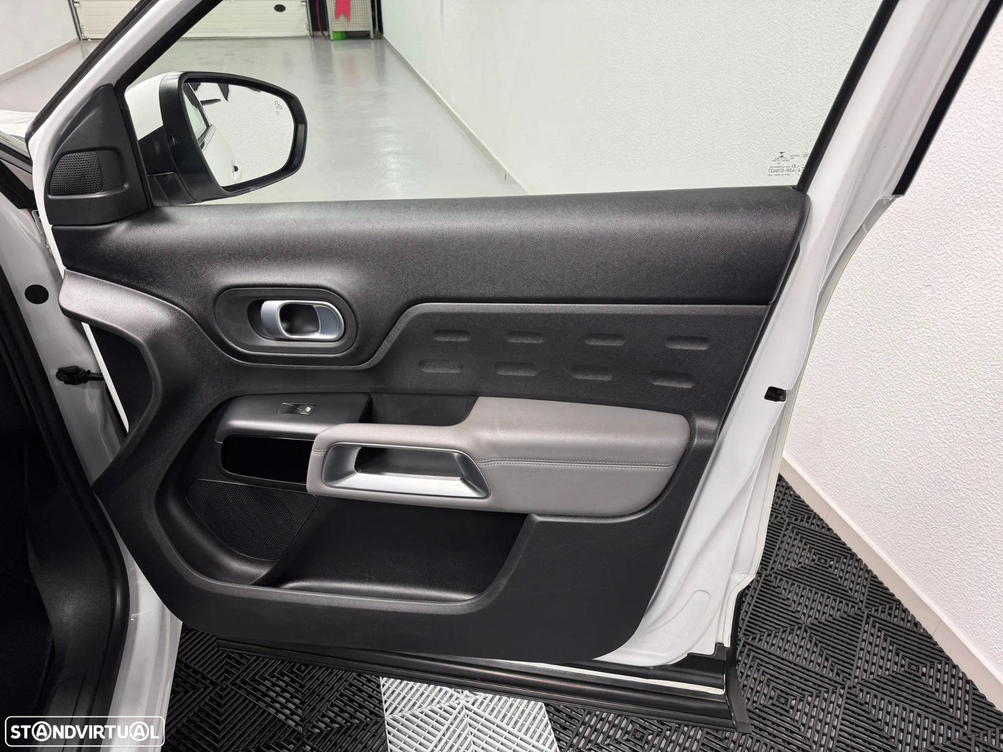 Citroën C5 Aircross 1.6 Hybrid Shine e-EAT8 - 21