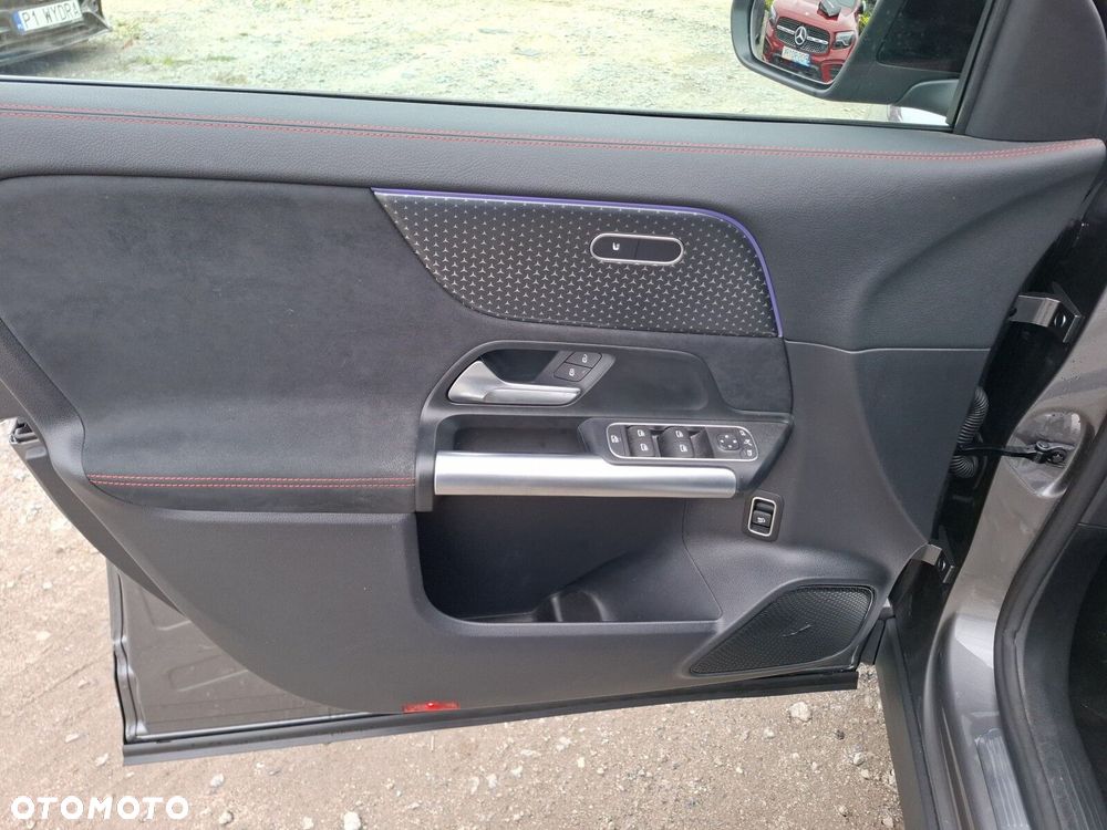 Mercedes-Benz GLA - 17