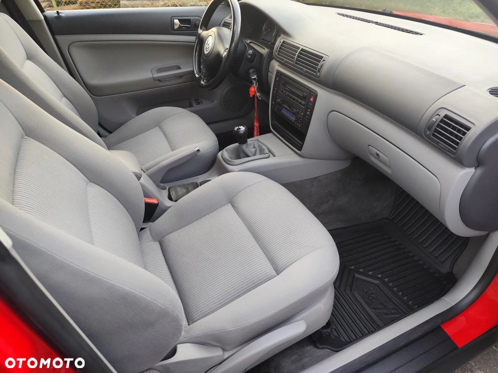 Volkswagen Passat 1.9 TDI Comfortline Family - 6