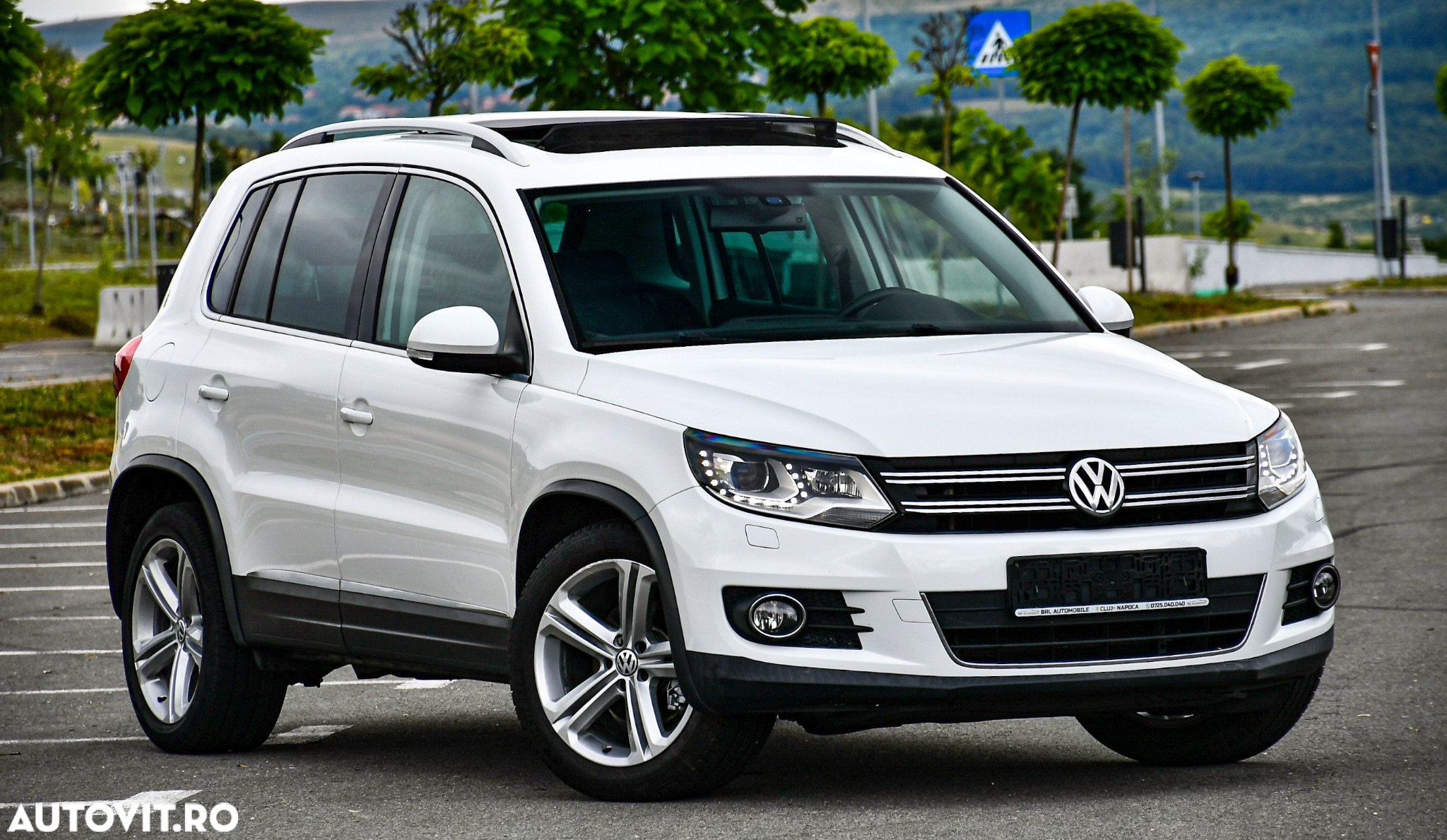 Volkswagen Tiguan - 2