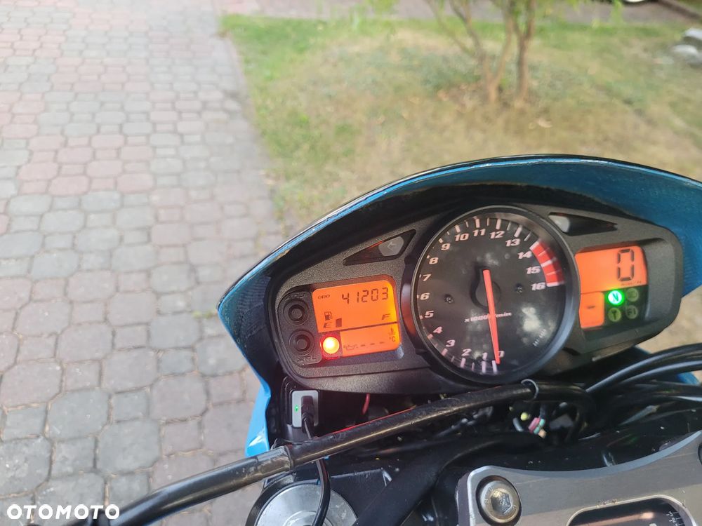 Suzuki GSR - 30