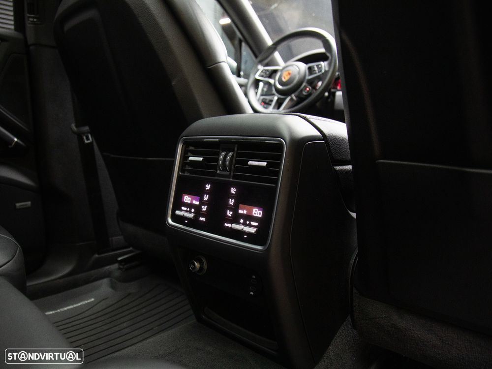 Porsche Cayenne Coupé E-Hybrid - 25