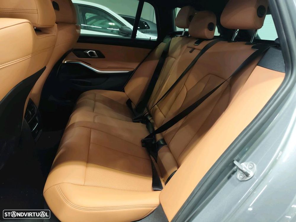 BMW 330 e Edição Desportiva M Auto - 8