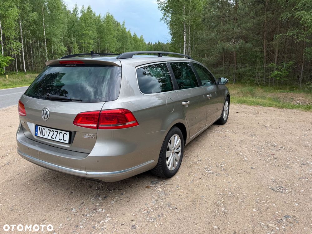 Volkswagen Passat - 4